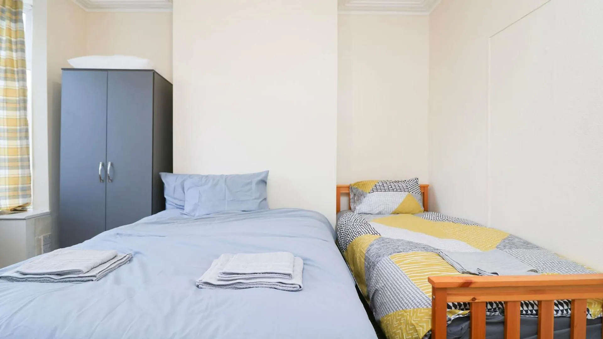 Mayflower Road Room 1 Southampton 0*,  United Kingdom